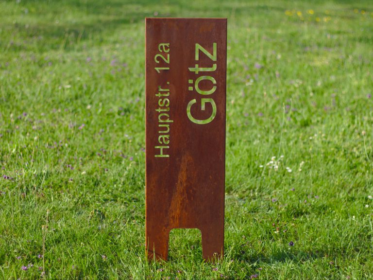 Name und Hausnummer – Cortenstahl – PlasmaTec Götz